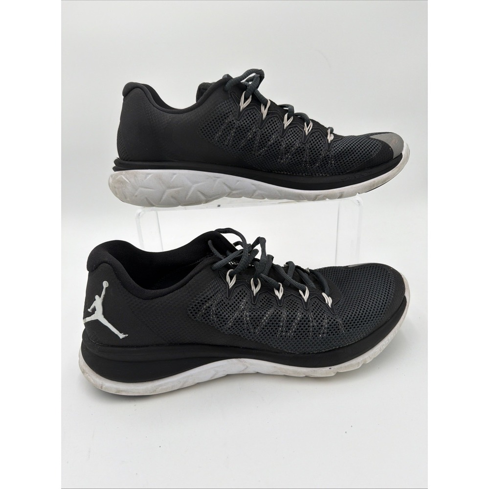 Jordans 23 Men's Basketball size 10 - code 715572-010